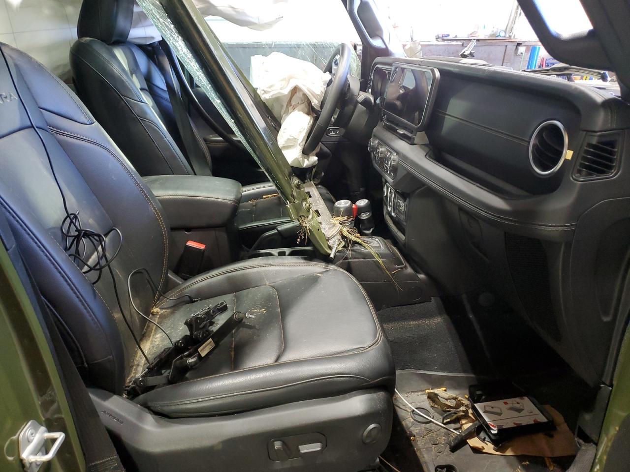 Jeep Wrangler Sahara 4xe Image 7