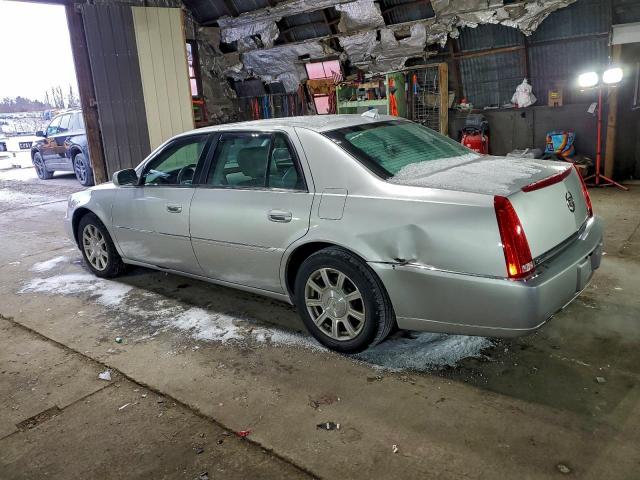 Cadillac DTS Image 8