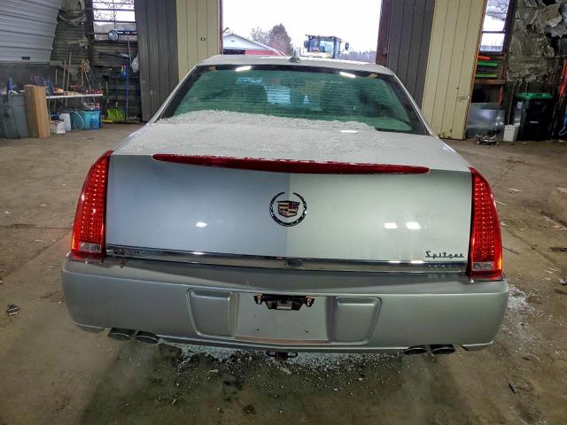 Cadillac DTS Image 9