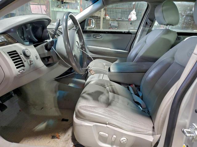 Cadillac DTS Image 6