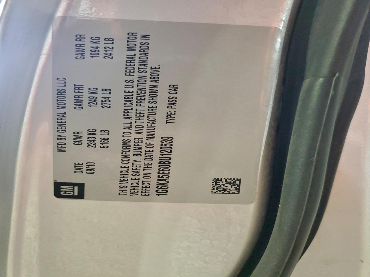 Cadillac DTS Image 4