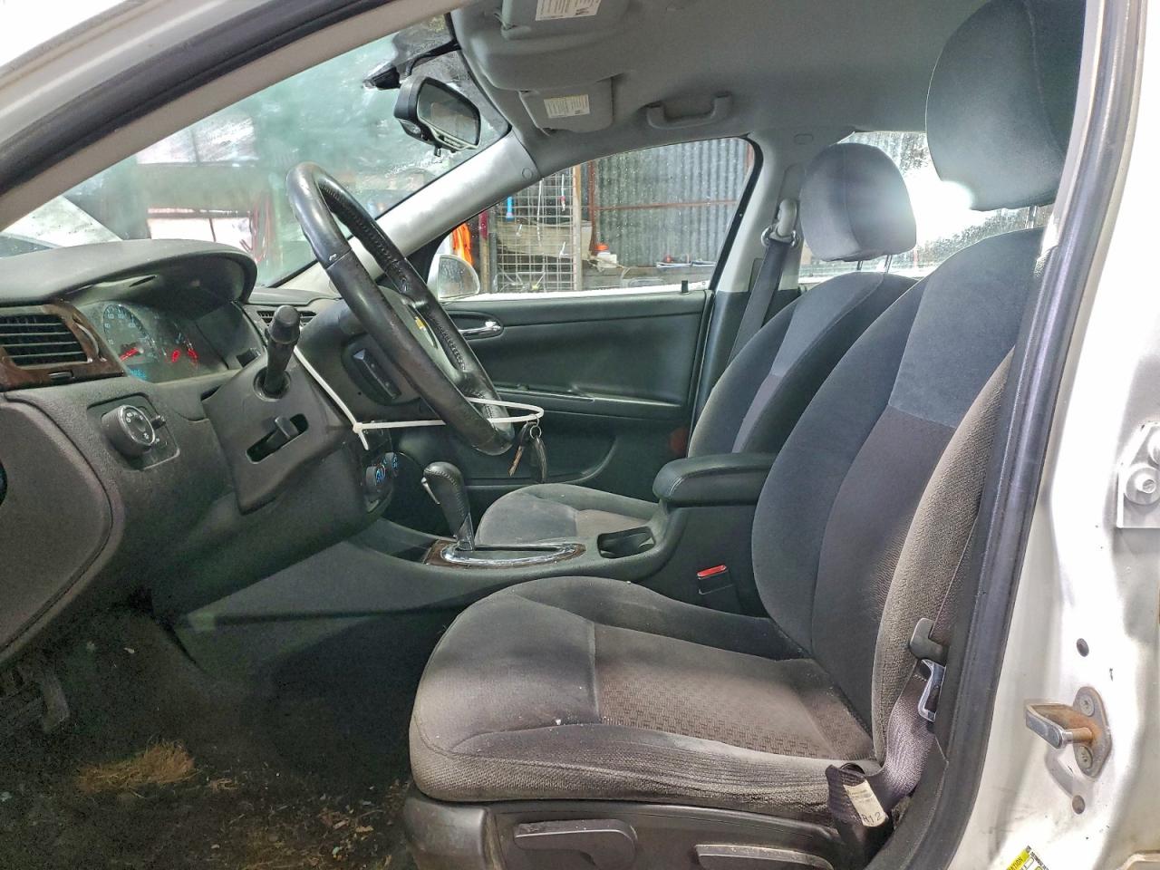 Chevrolet Impala Lt Image 10