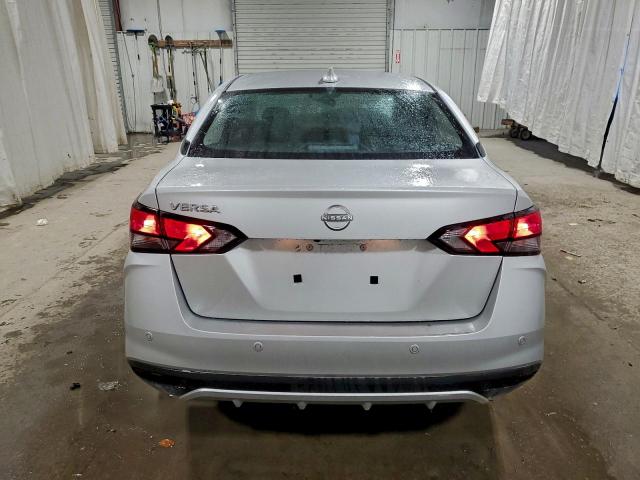 Nissan Versa Sv Image 2