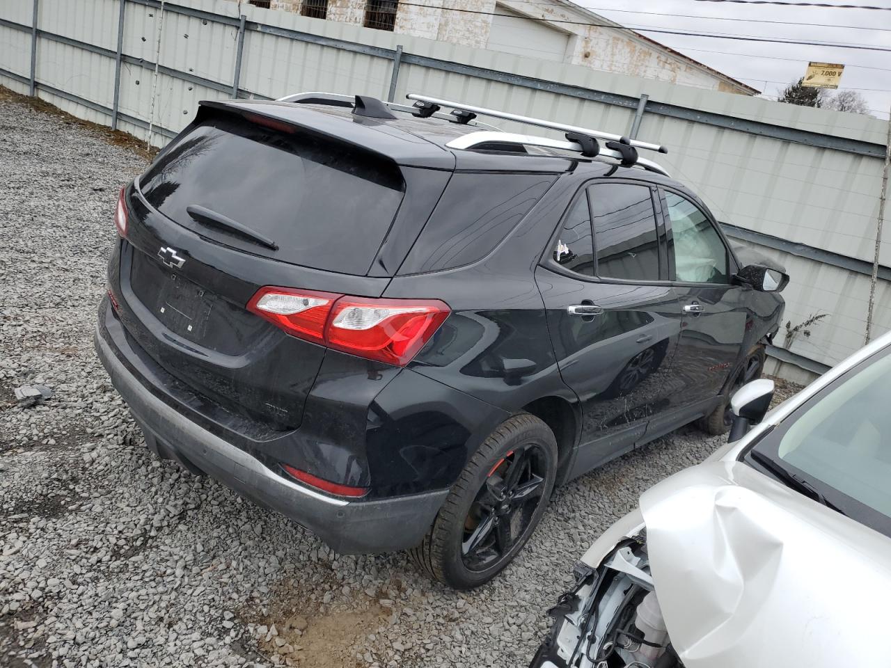 Chevrolet Equinox Premier Image 2