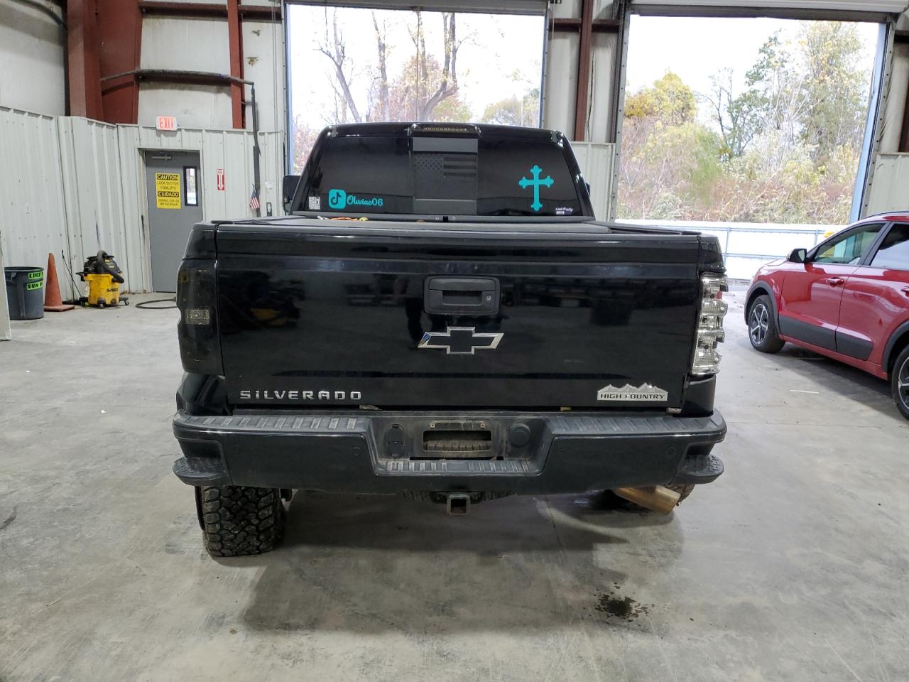 Chevrolet Silverado K1500 High Country Image 2