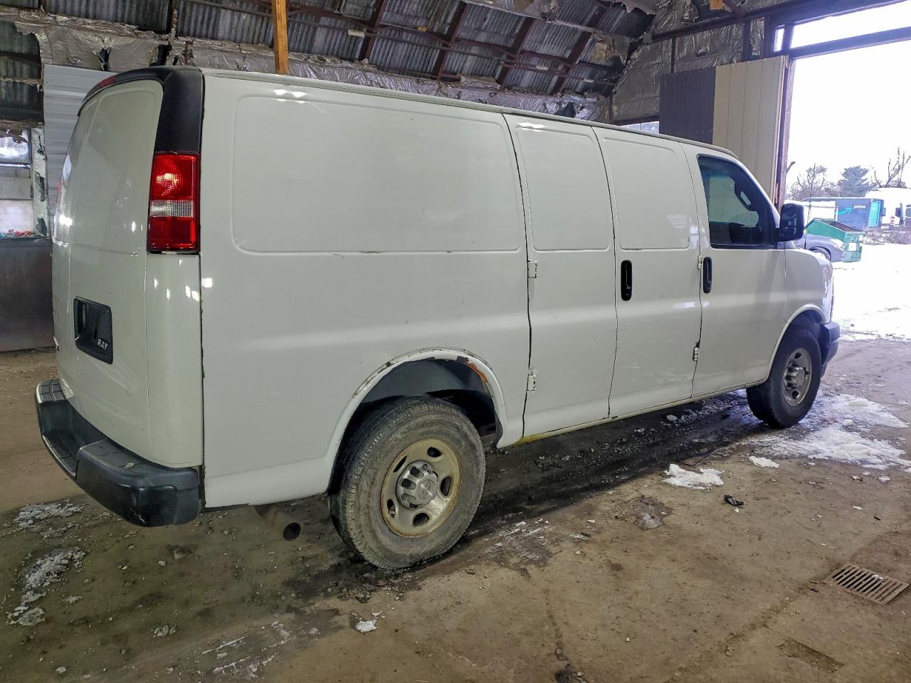 Chevrolet Express Image 12