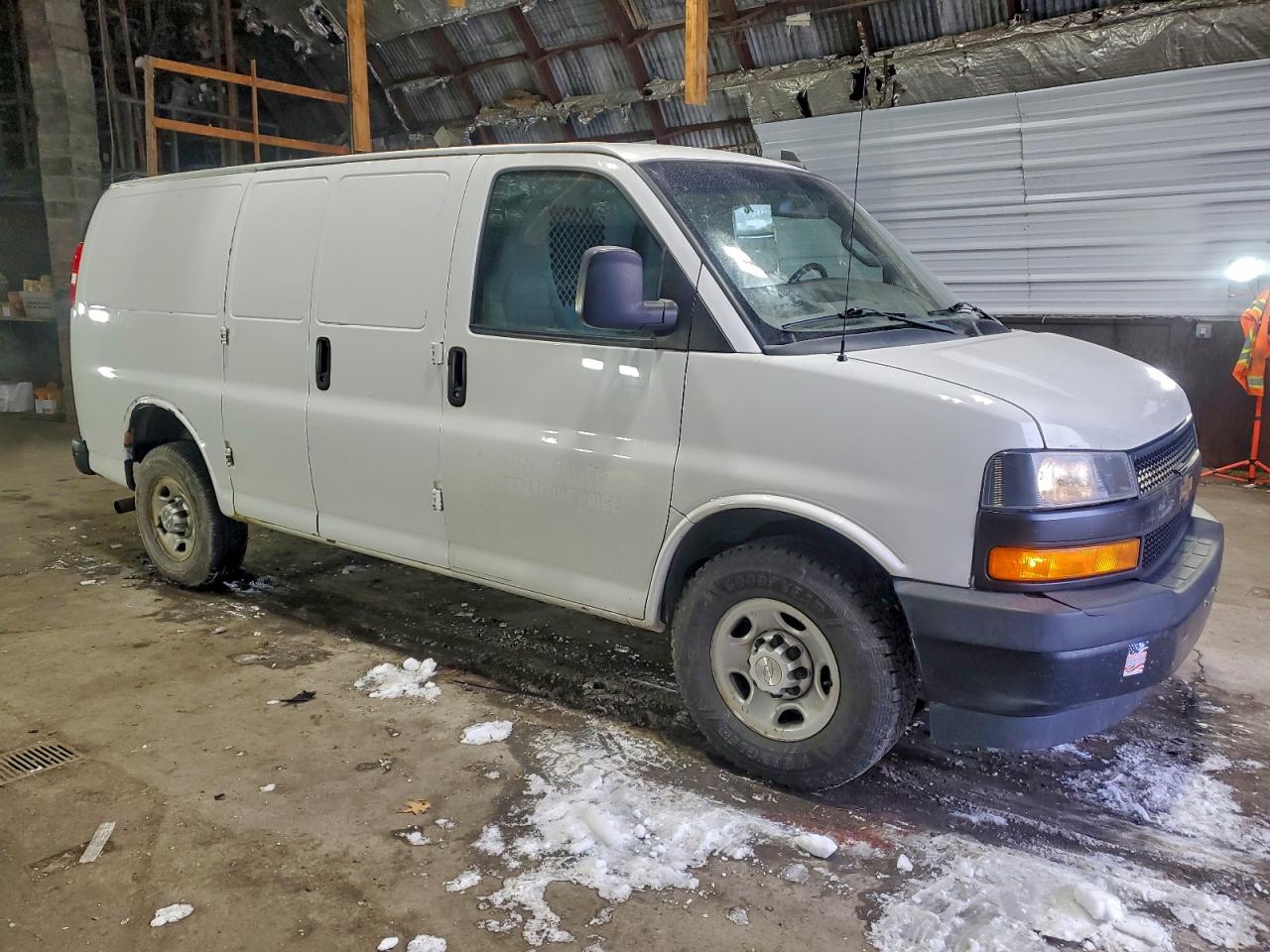 Chevrolet Express Image 4