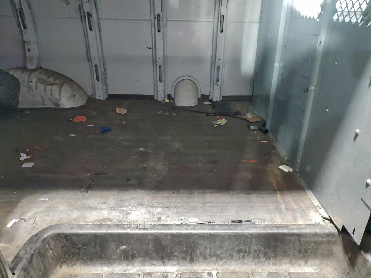 Chevrolet Express Image 9