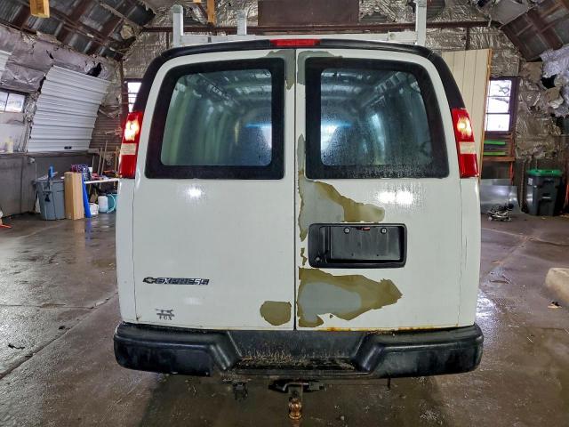 Chevrolet Express Image 11