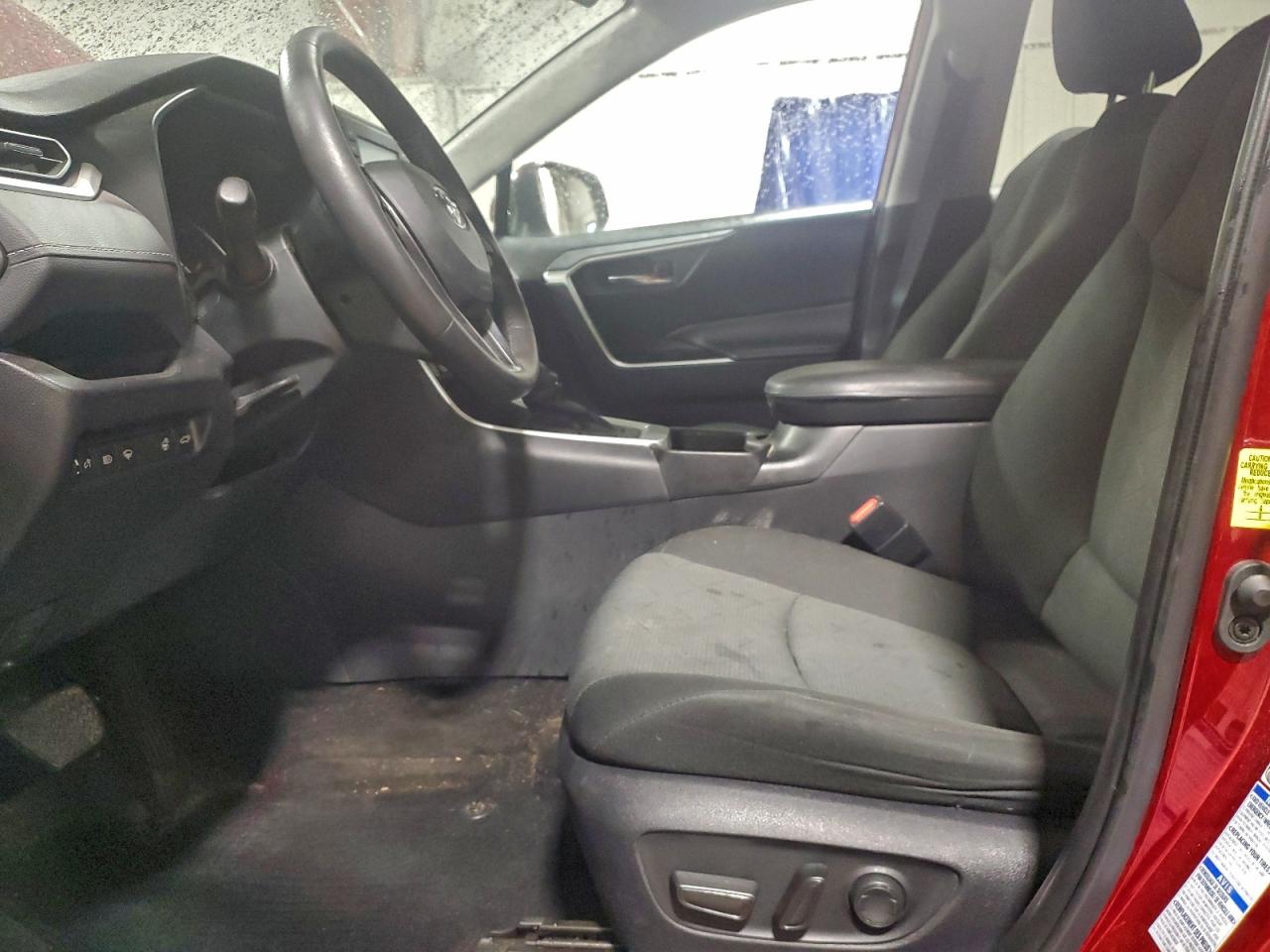 Toyota RAV4 Xle Image 6