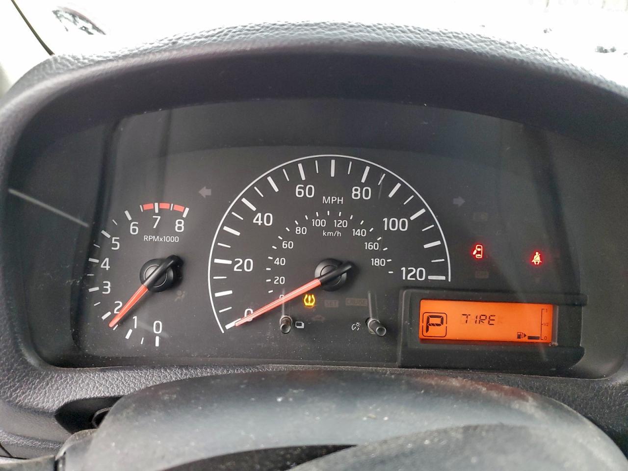 Nissan Nv 2.5s Image 9