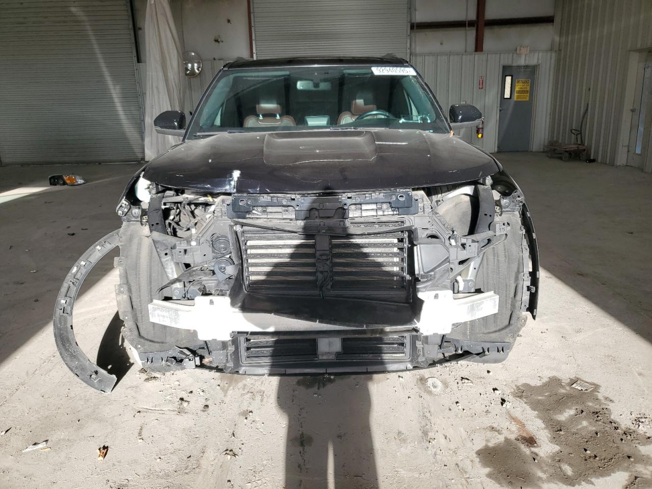 Ford Explorer Platinum Image 2