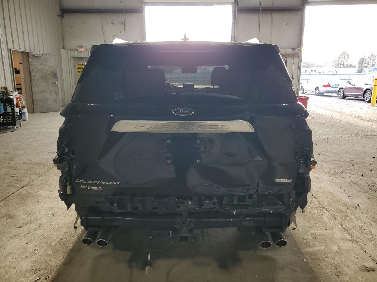 Ford Explorer Platinum Image 10