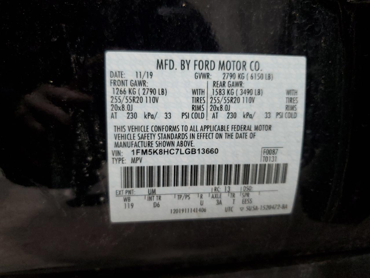 Ford Explorer Platinum Image 8