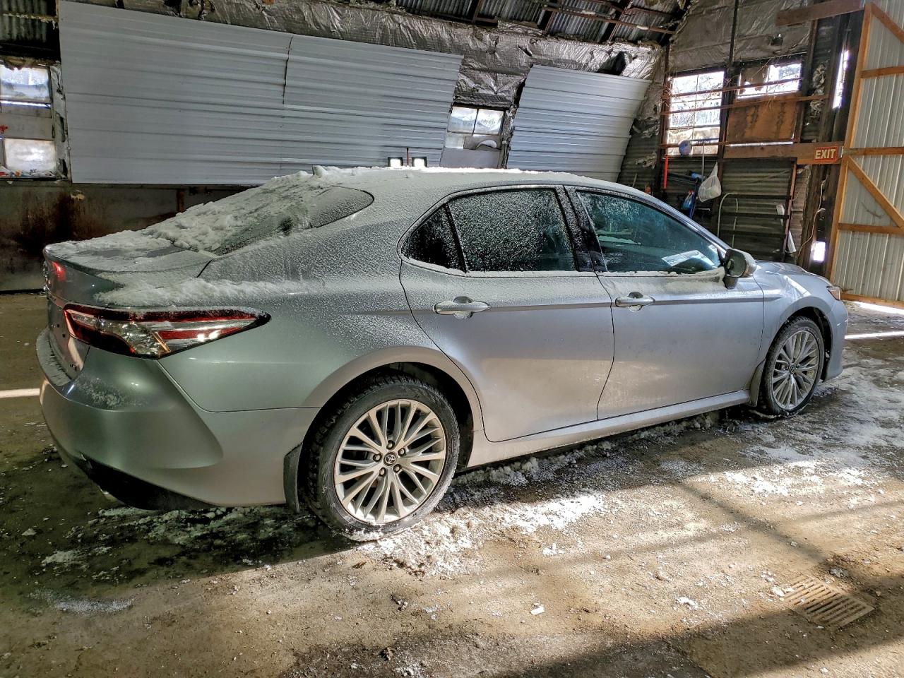 Toyota Camry Xle Image 2