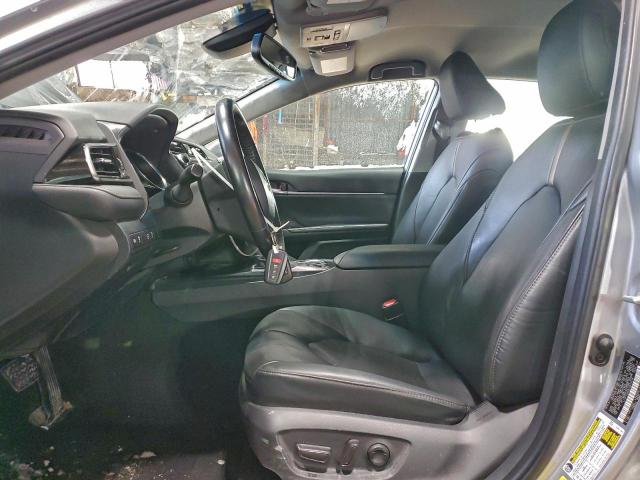 Toyota Camry Xle Image 8