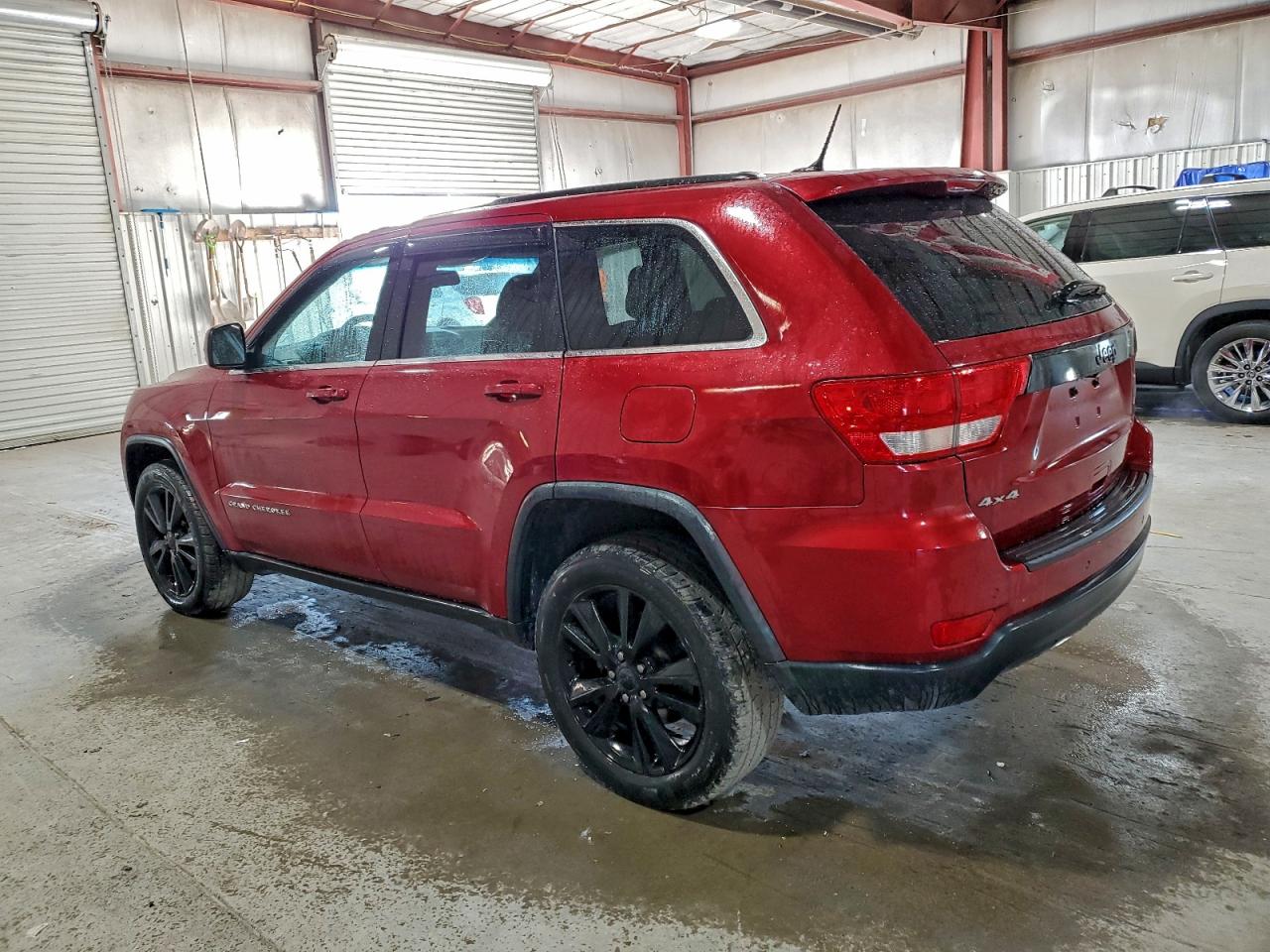 Jeep Grand Cherokee Laredo Image 2