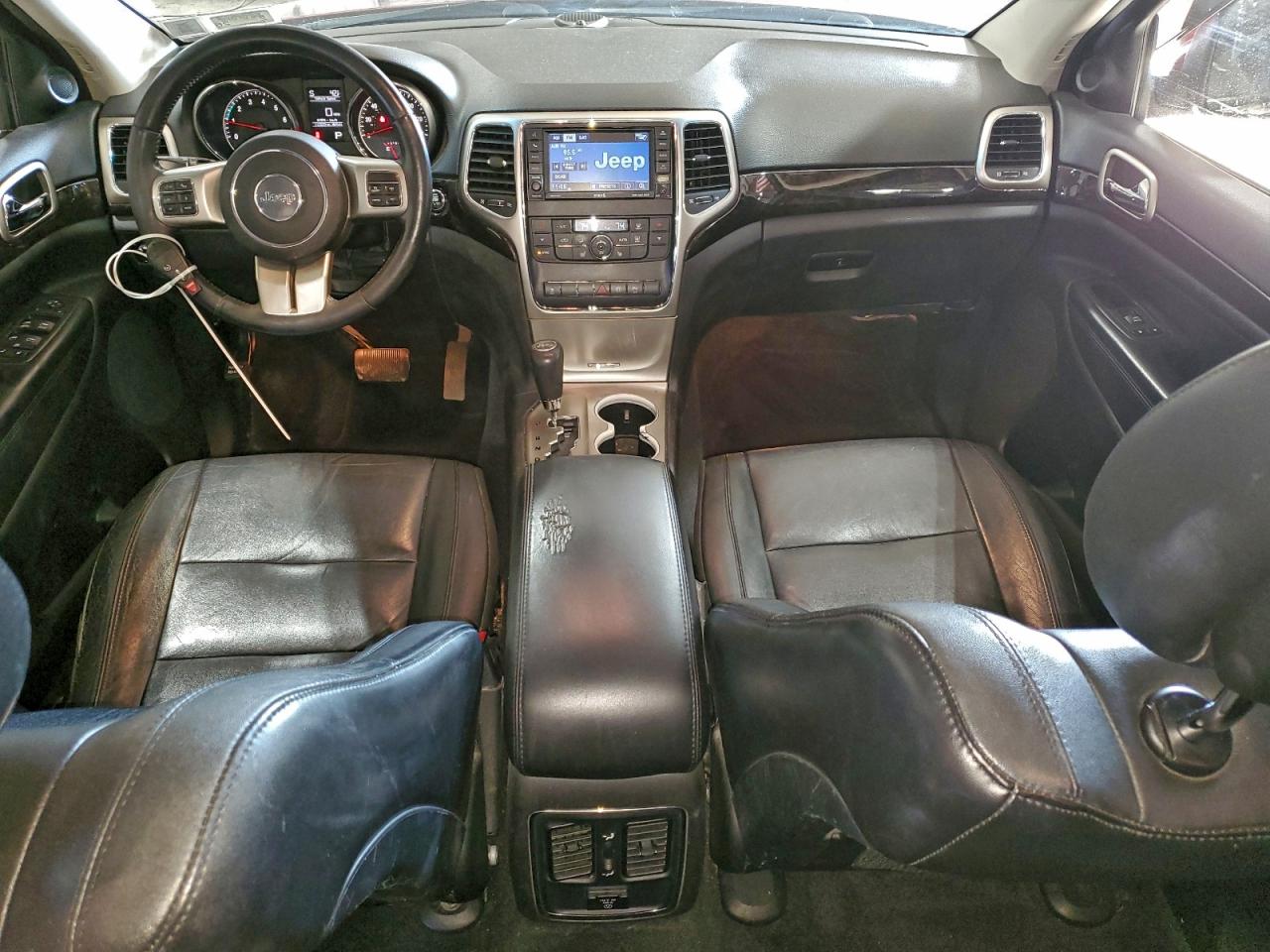 Jeep Grand Cherokee Laredo Image 11