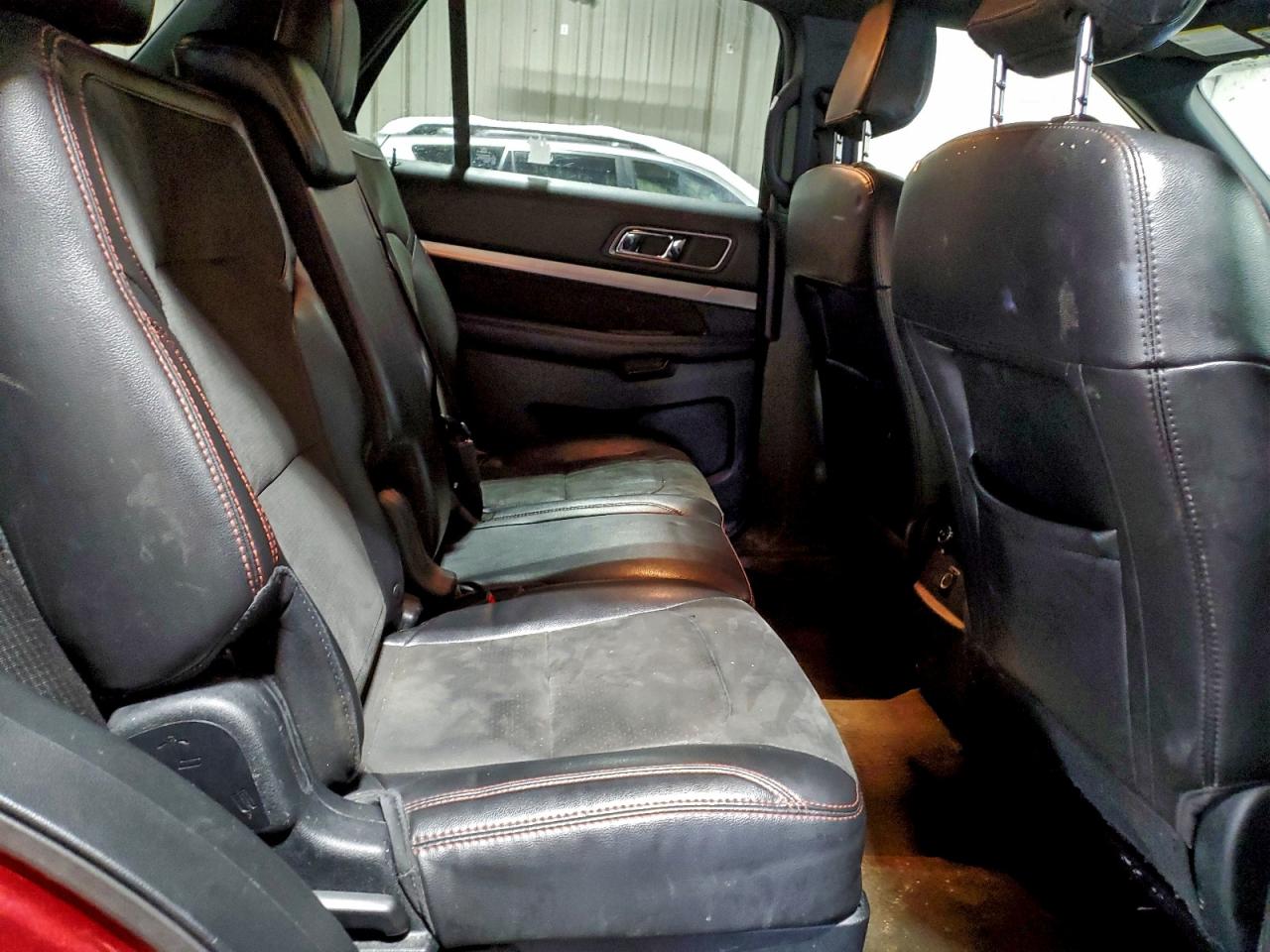 Ford Explorer Xlt Image 4