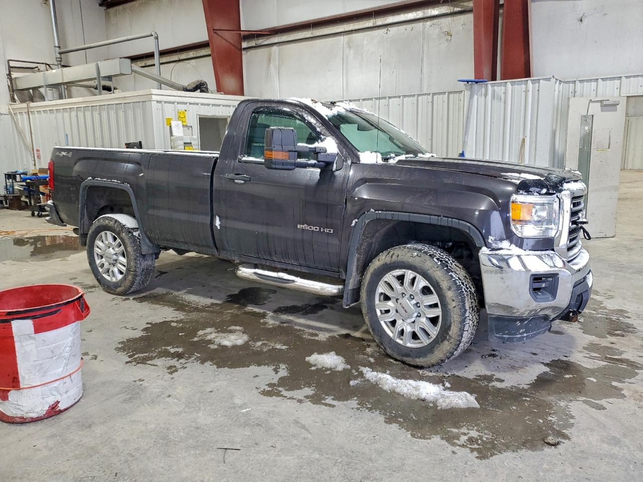 GMC Sierra K2500 Heavy Duty Image 3