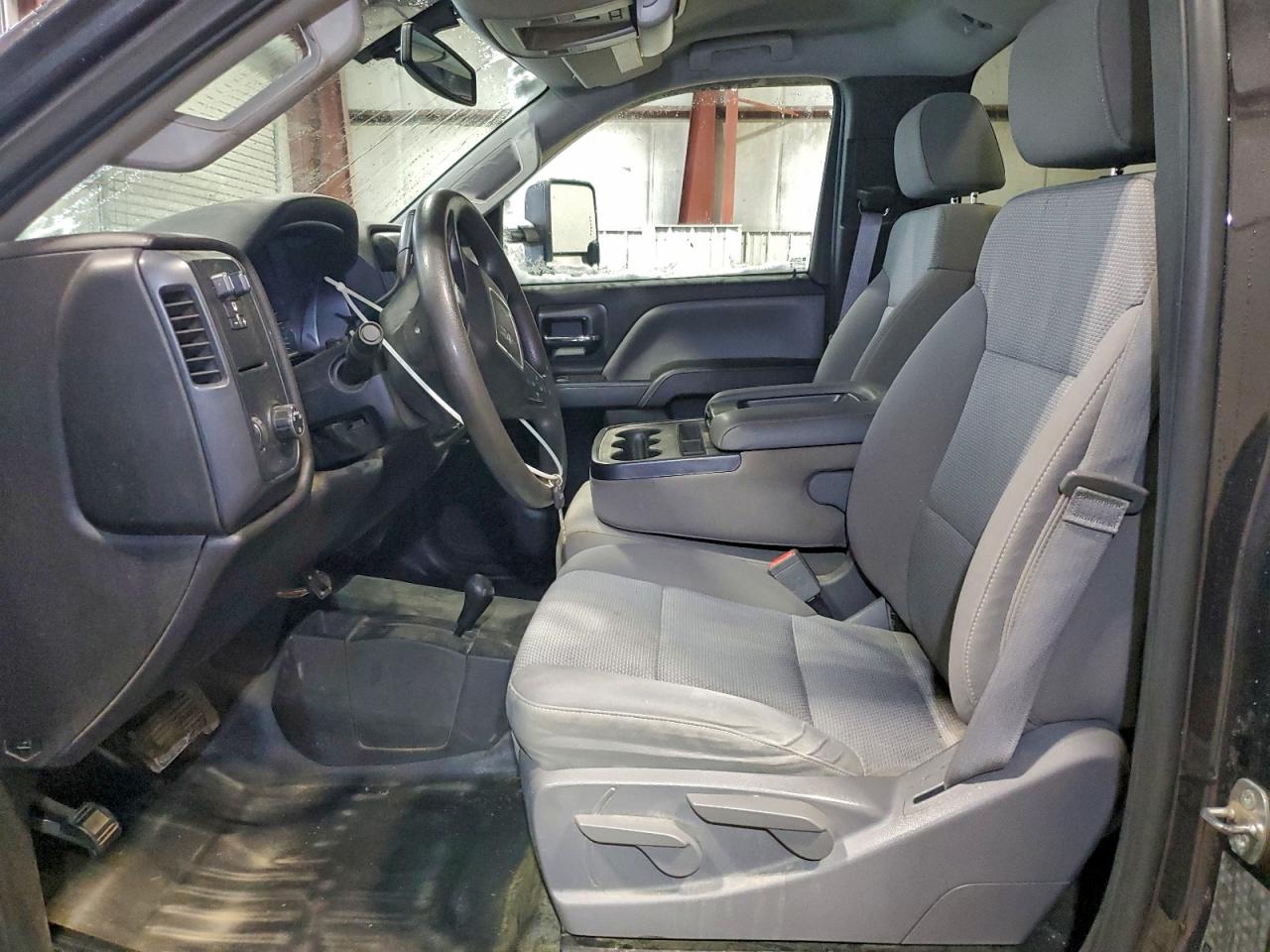 GMC Sierra K2500 Heavy Duty Image 8