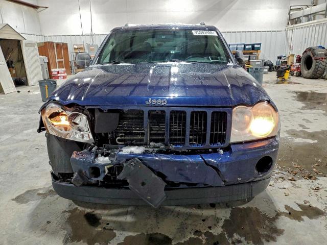 Jeep Grand Cherokee Laredo Image 3
