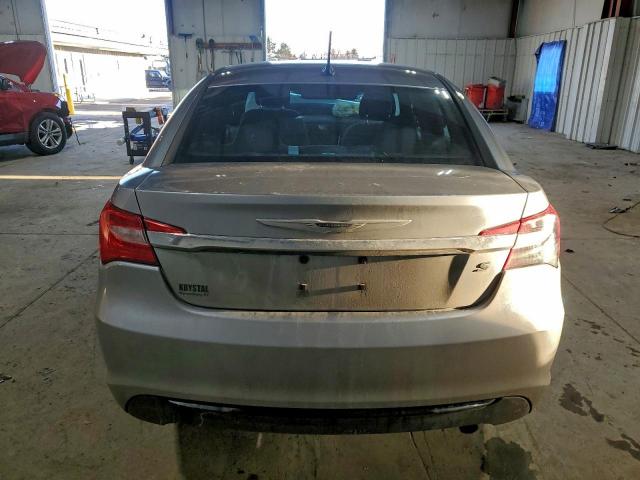 Chrysler 200 Touring Image 10
