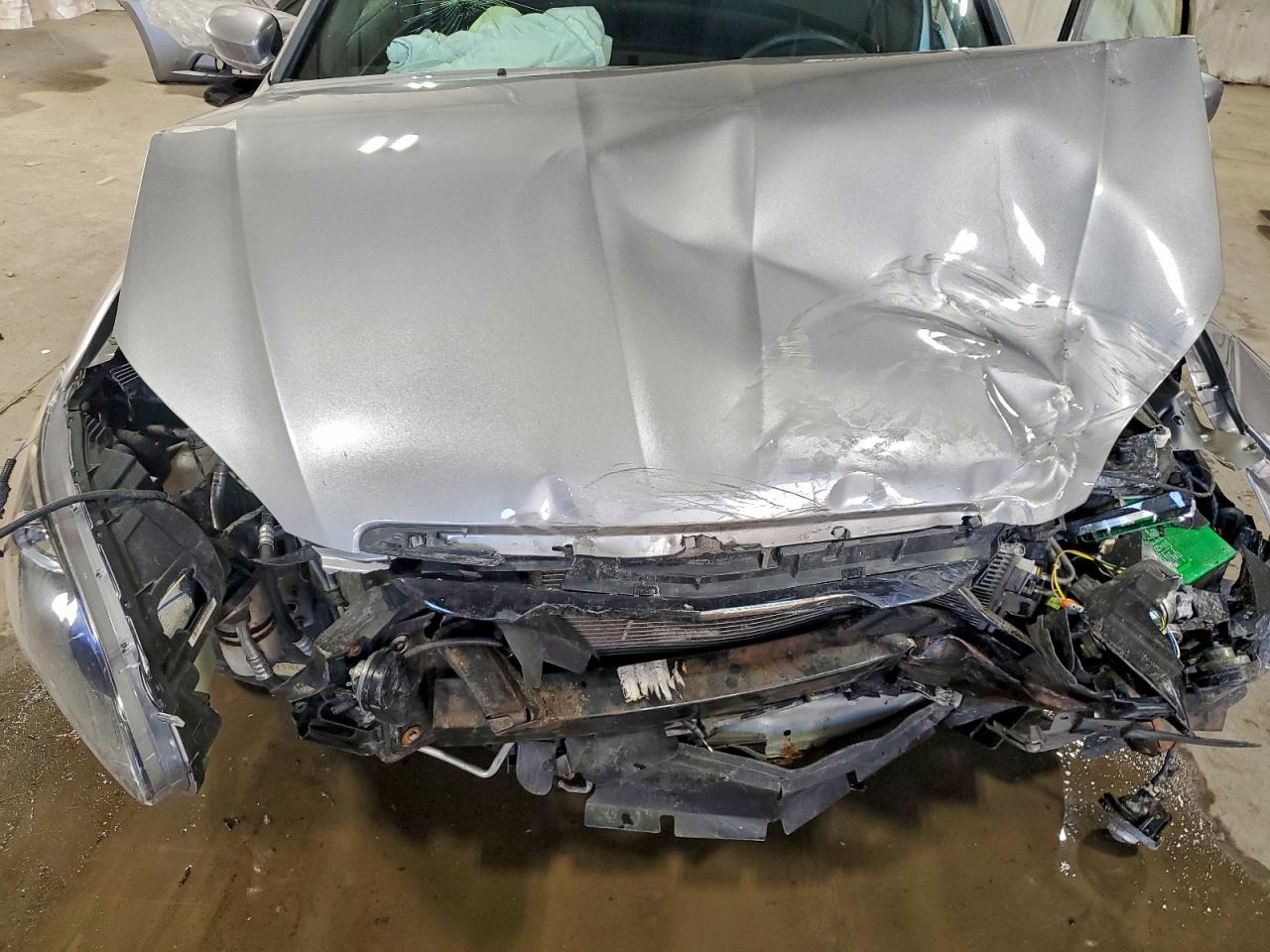 Chrysler 200 Touring Image 12