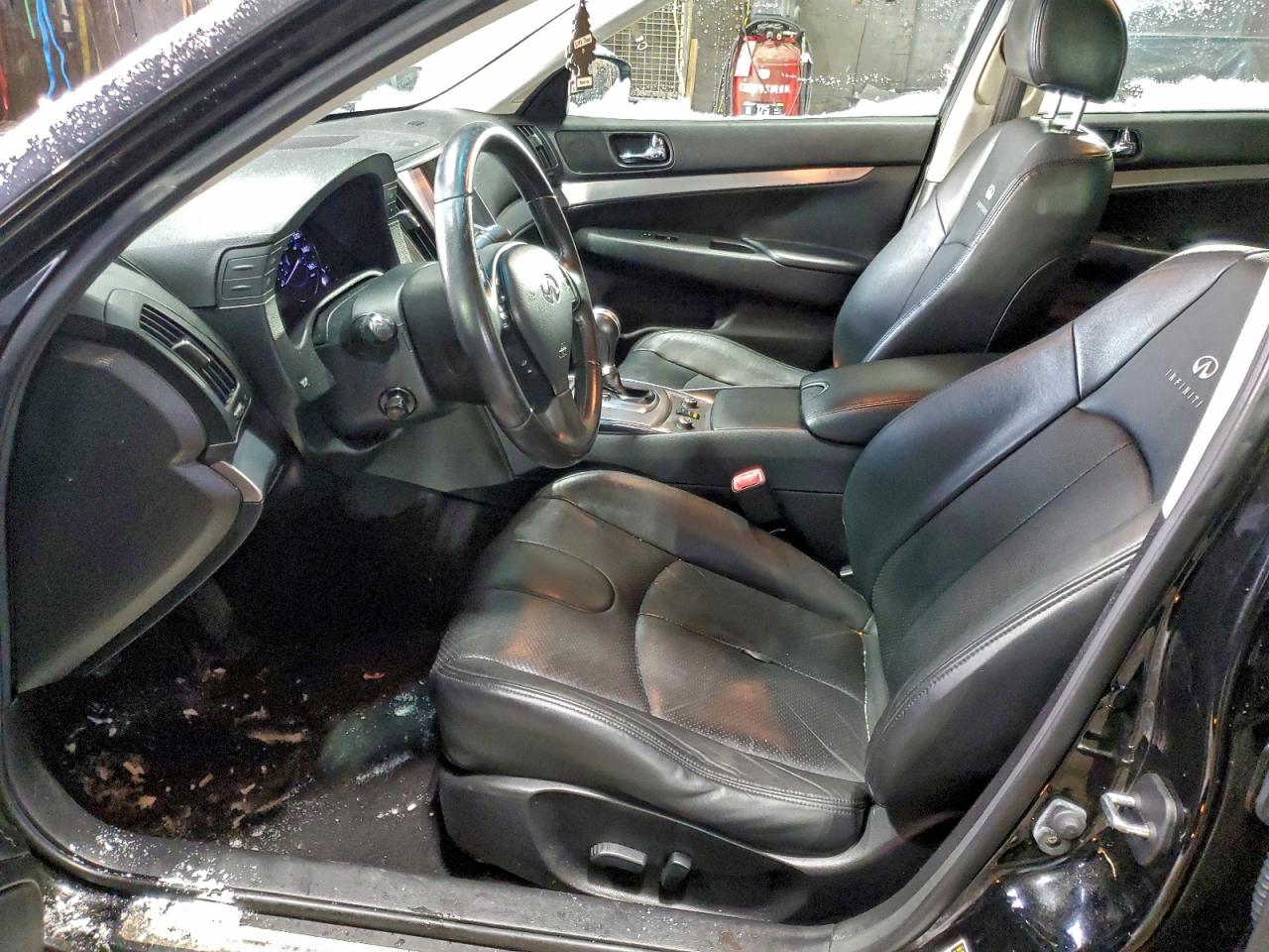 INFINITI G37 Image 8