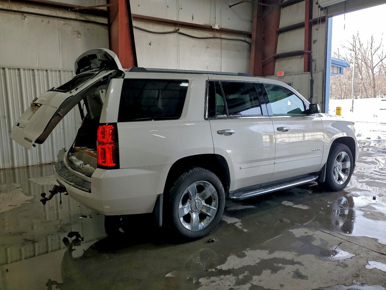 Chevrolet Tahoe K1500 Premier Image 7