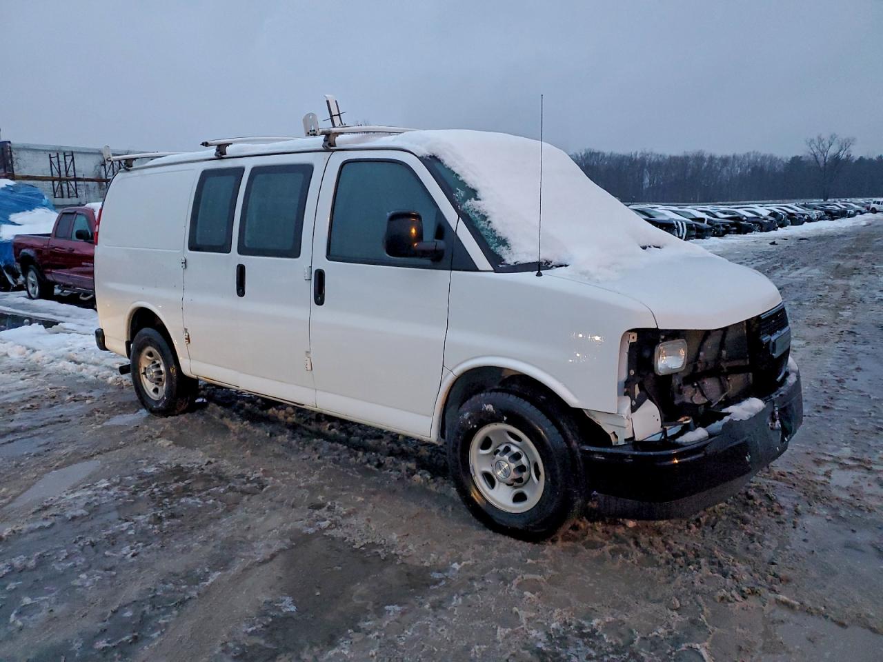 Chevrolet Express Image 6