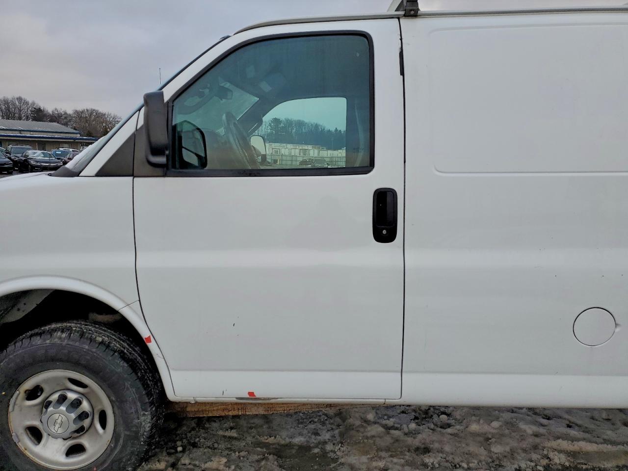 Chevrolet Express Image 5