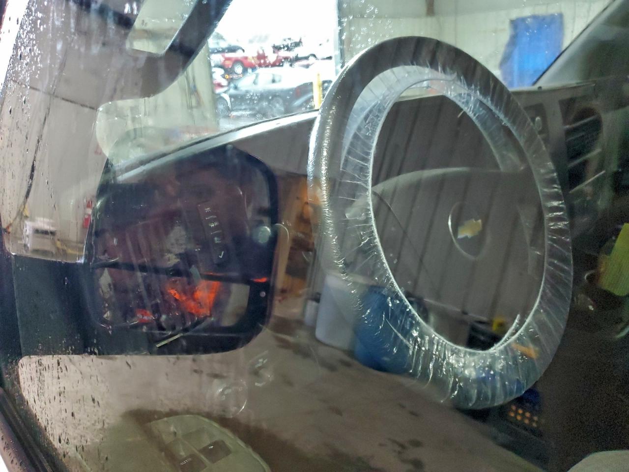 Chevrolet Express Image 4