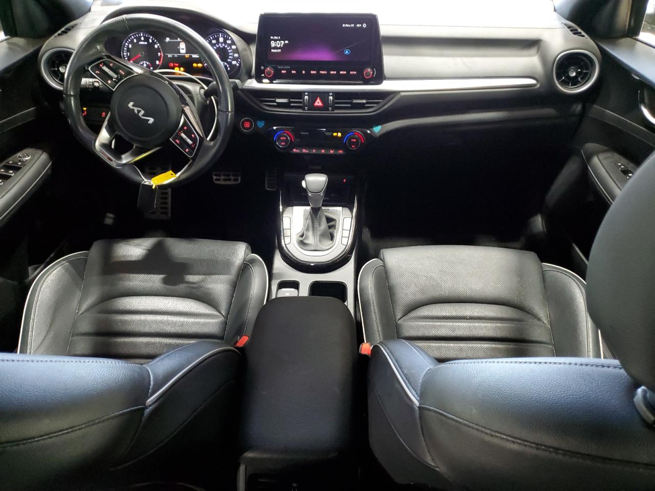 Kia Forte Gt Line Image 8