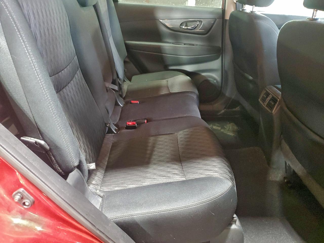 Nissan Rogue S Image 6