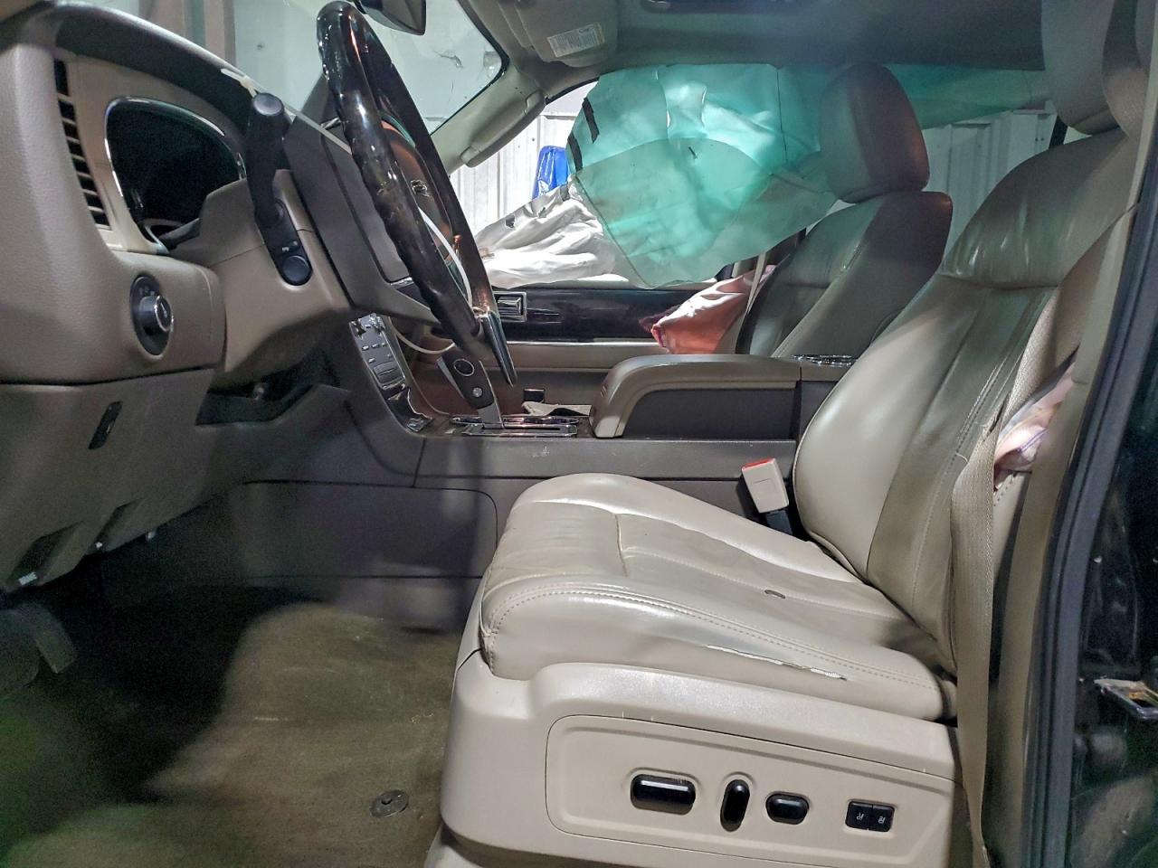 Lincoln Navigator Select Image 12