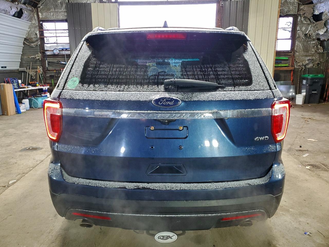 Ford Explorer Image 5