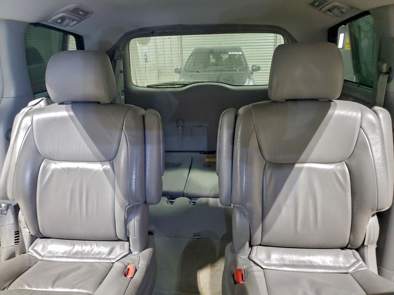 Toyota Sienna Xle Image 6