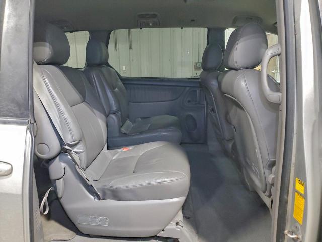 Toyota Sienna Xle Image 3