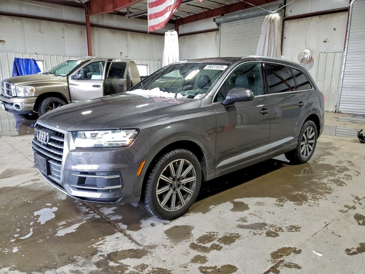 Audi Q7 Premium Plus Image 1