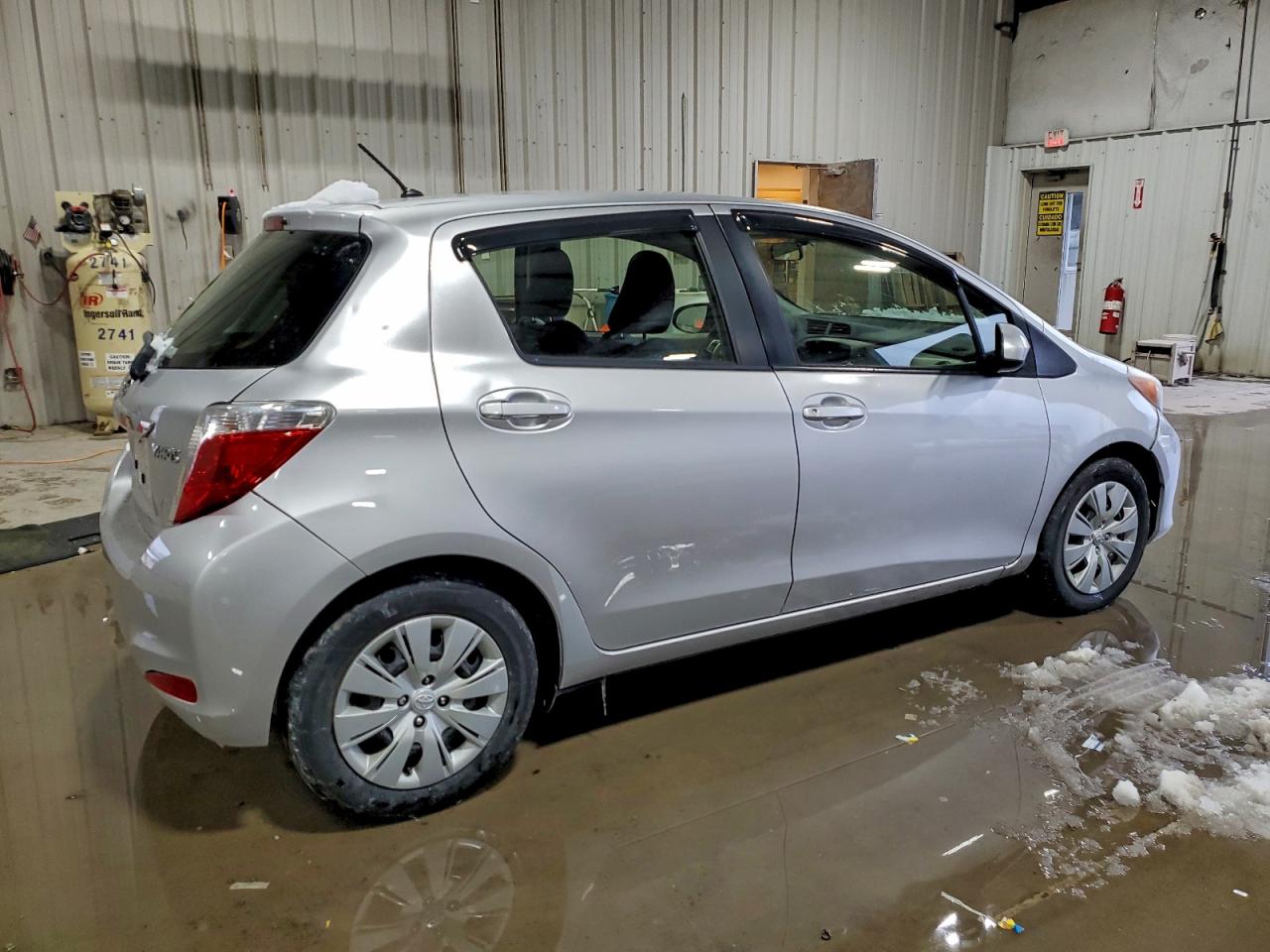 Toyota Yaris Image 11