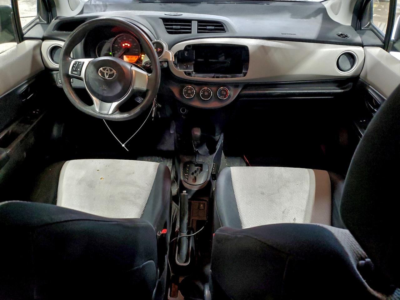 Toyota Yaris Image 6