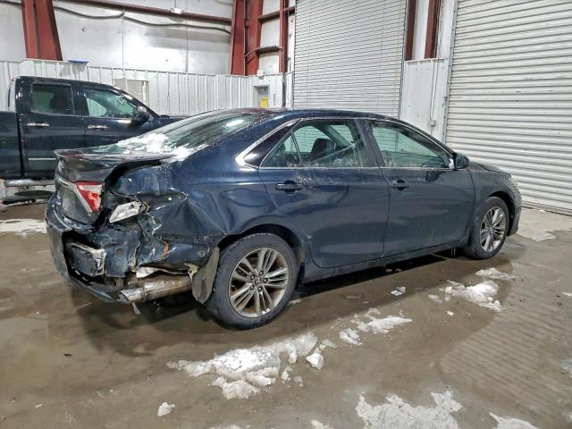 Toyota Camry Le Image 4