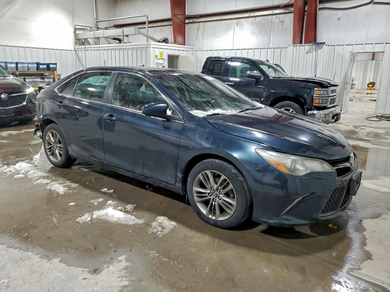 Toyota Camry Le Image 5