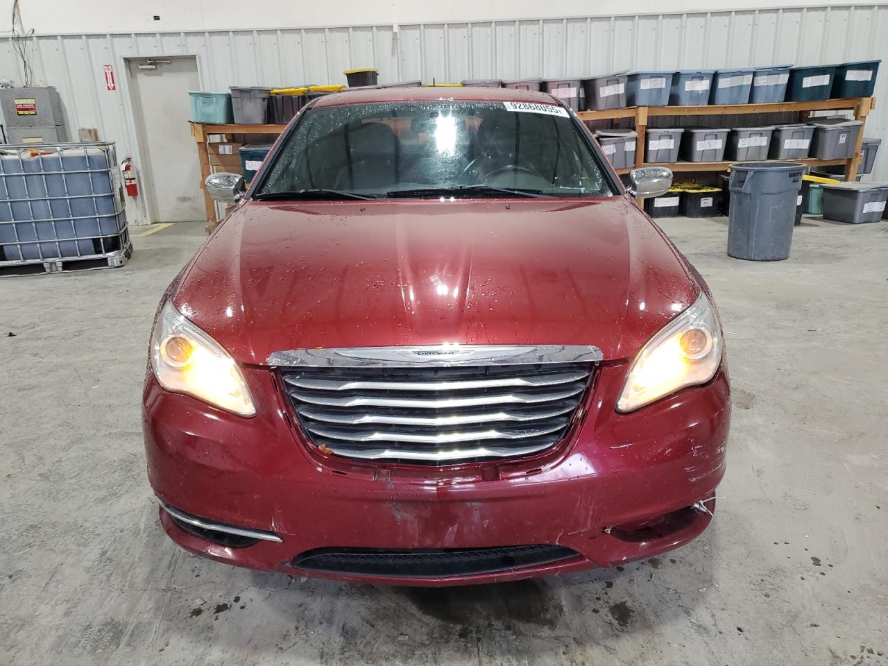 Chrysler 200 Limited Image 8