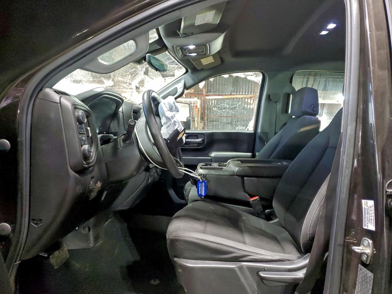 Chevrolet Silverado K2500 Custom Image 3