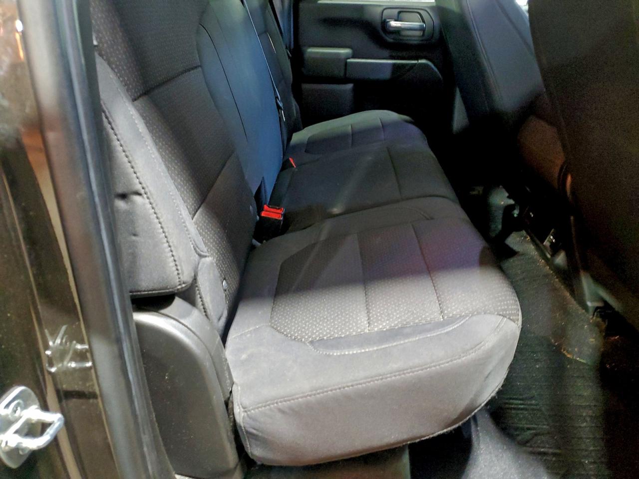 Chevrolet Silverado K2500 Custom Image 11