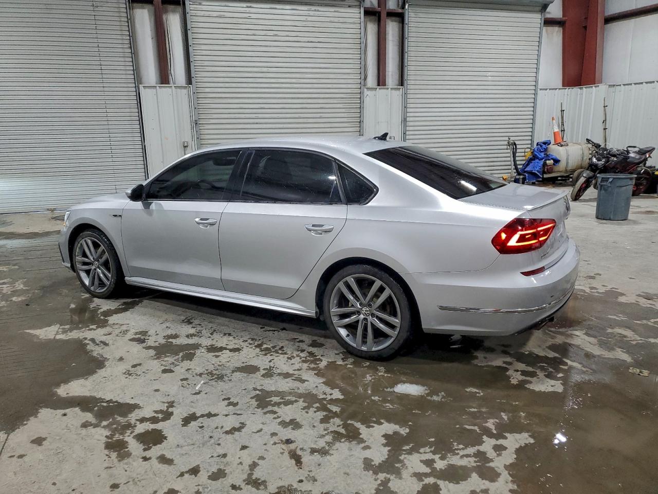 Volkswagen Passat S Image 5