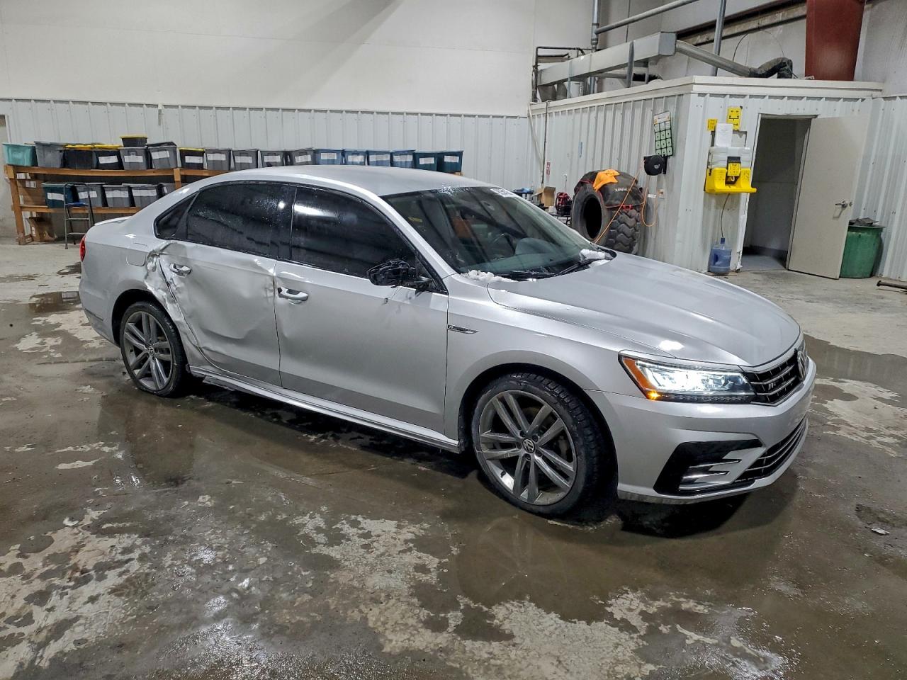 Volkswagen Passat S Image 4