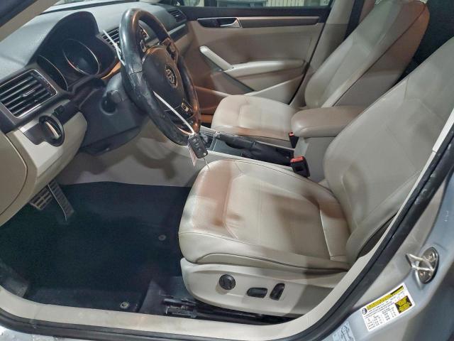 Volkswagen Passat S Image 3